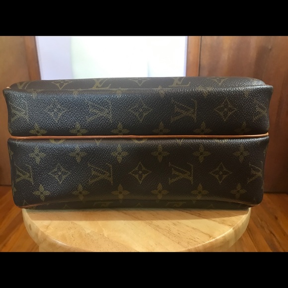 Louis Vuitton Monogram Reporter PM Crossbody Bag - Picture 7 of 8